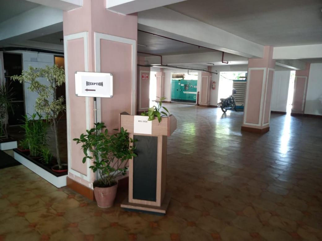 The Contour Hotel Guwahati Dış mekan fotoğraf