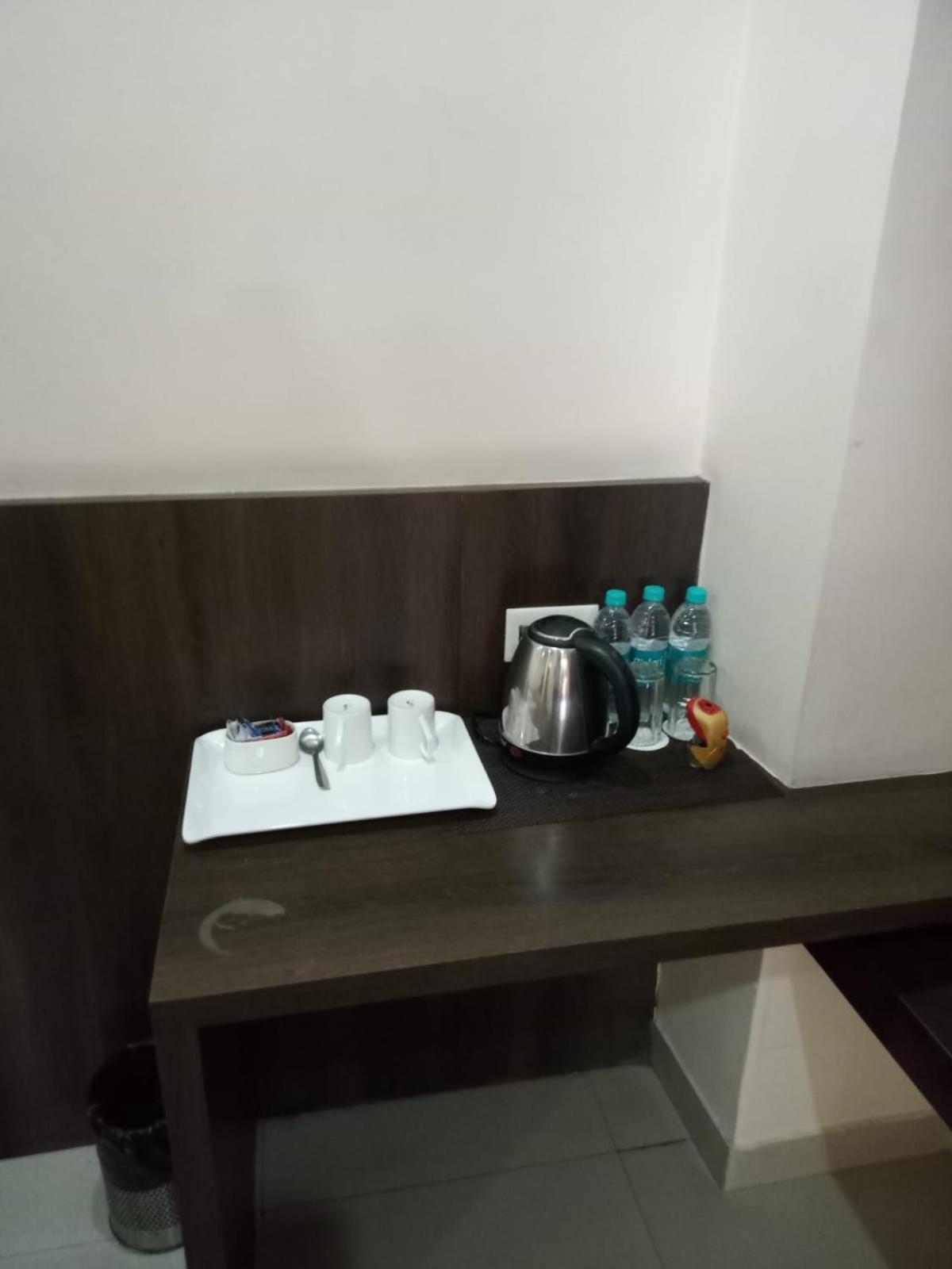 The Contour Hotel Guwahati Dış mekan fotoğraf