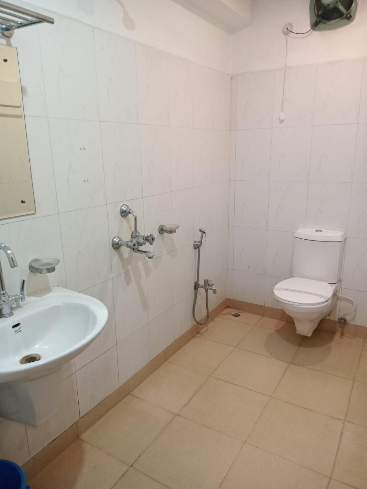 The Contour Hotel Guwahati Dış mekan fotoğraf