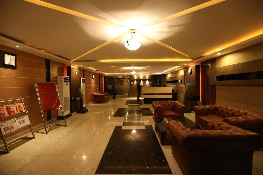The Contour Hotel Guwahati Dış mekan fotoğraf