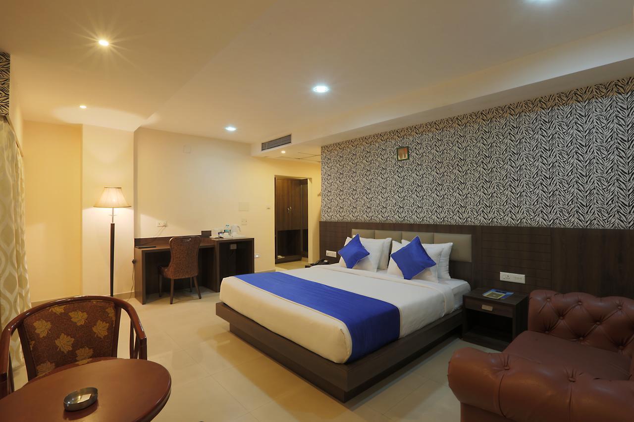 The Contour Hotel Guwahati Dış mekan fotoğraf